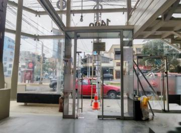 Local de 180 m² en Alquiler en Zona Alto Flujo Peatonal y Vehicular en La Almudena