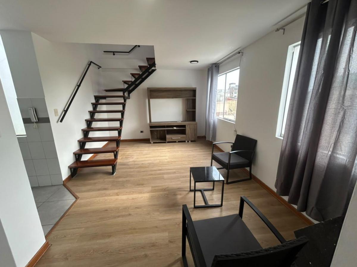 Departamento en Alquiler Piso 4 con Terraza Privada, No Mascotas, Cerca Universidades - San Miguel