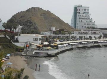 Disfruta del Sol Todo El Año en Playa Santa Maria! Departamento con Piscina