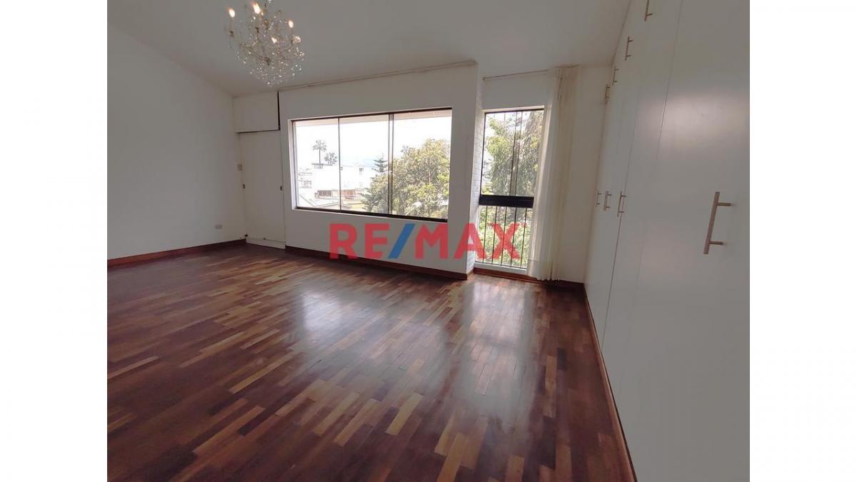 Se Alquila Duplex en Urb. Las Gardenias Frente a Parque en Santiago de Surco