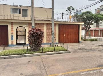 Alquilo Dpto. 2 Dormitorios en Primer Piso, con Cochera