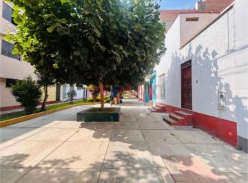 Alquilo Departamento 64 m² de 2 Dormitorios en 2do Piso Urb. Los Precursores - Surco