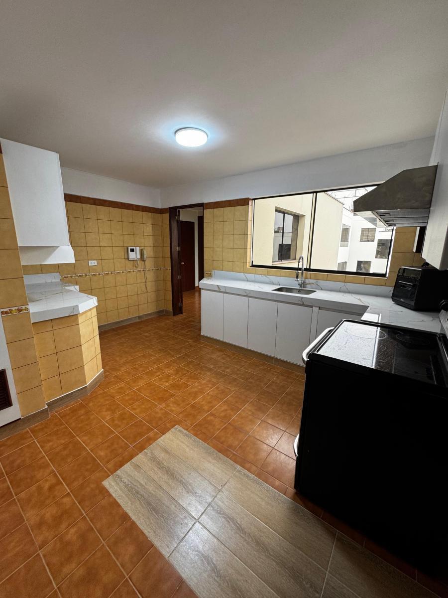 Departamento en alquiler en Santiago de Surco - 120 m², 2 dormitorios