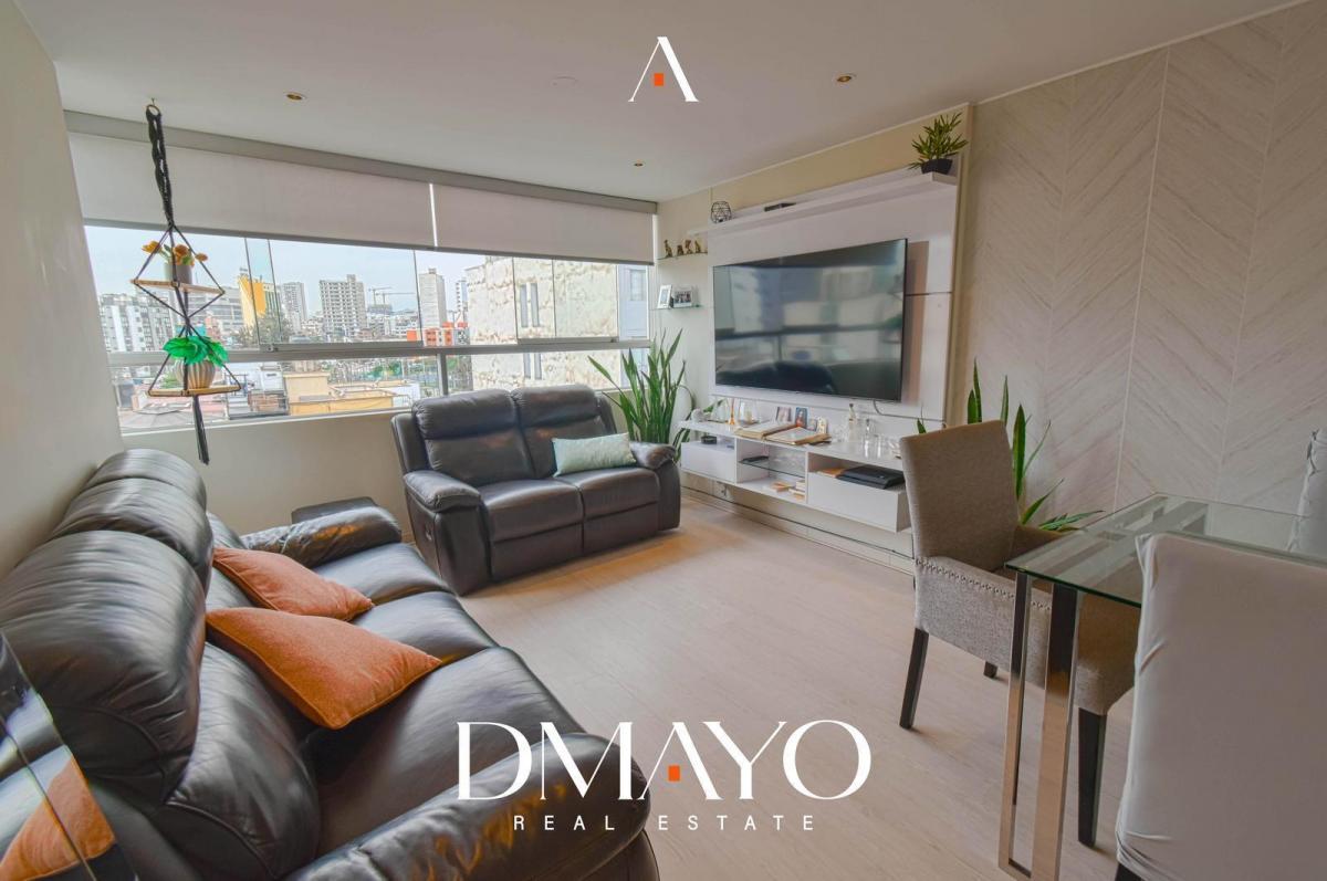 Tríplex de 4 Dorm / Cochera / Gimnasio / Área de Servicio