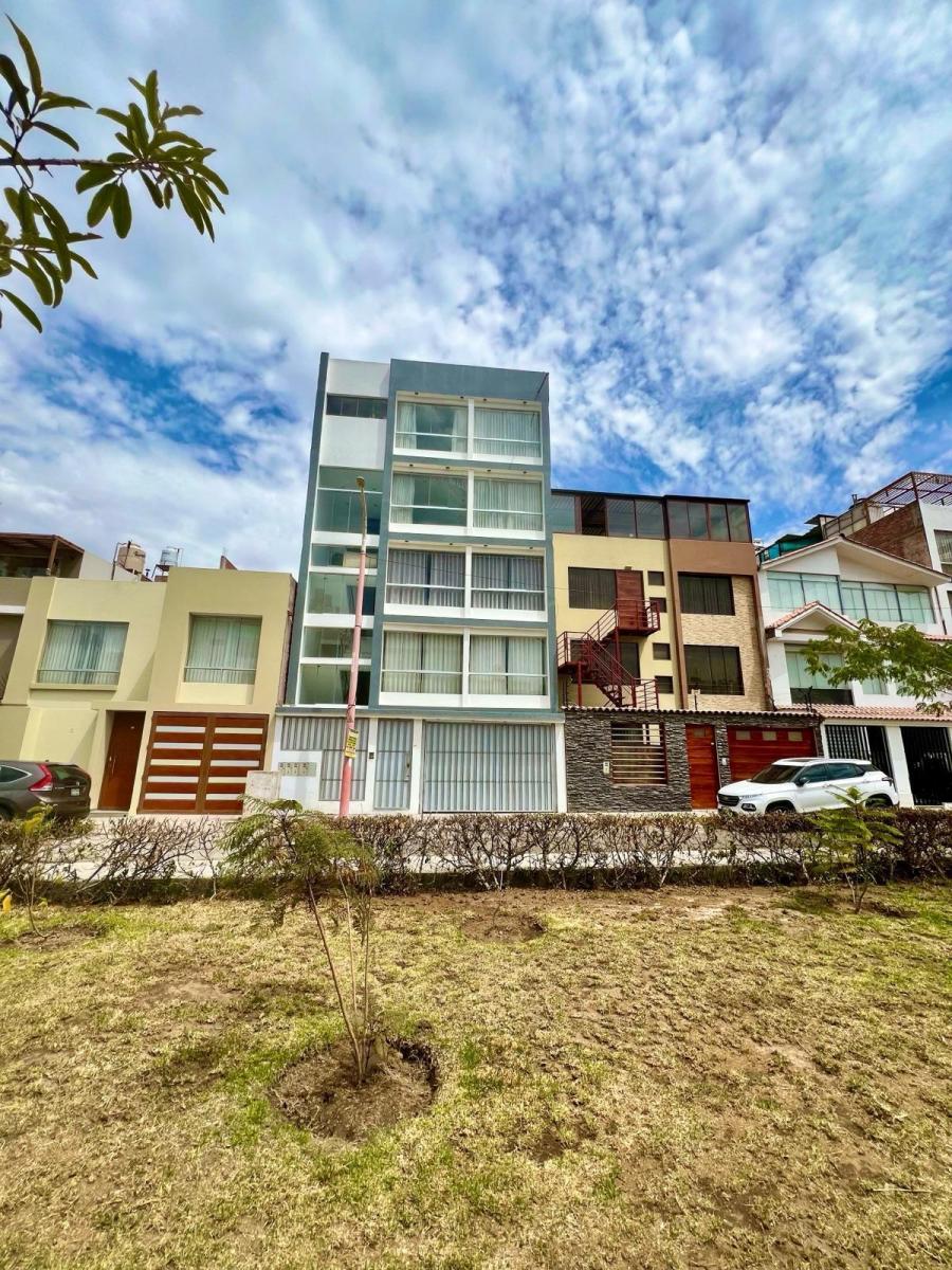 Remato Triplex de 330 m² en Sachaca