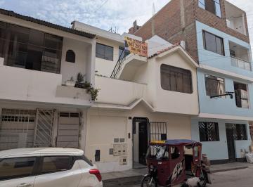 Oportunidad Edificio de Departamentos de 3 Pisos Más Azotea
