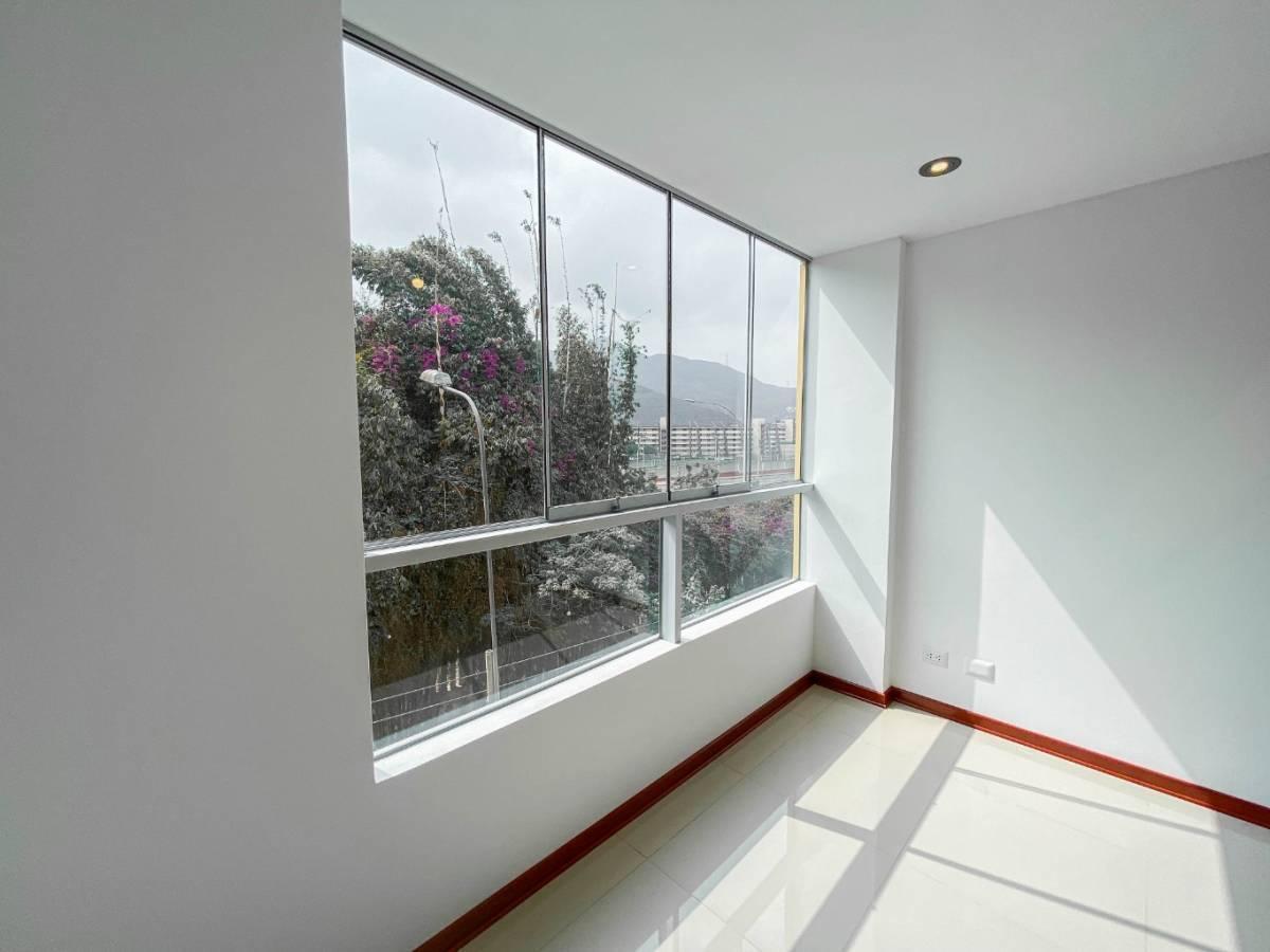 Departamento en venta en Ate - 71 m², 2 dormitorios