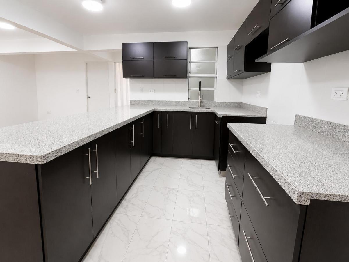 Departamento en venta en Ate - 150 m², 4 dormitorios