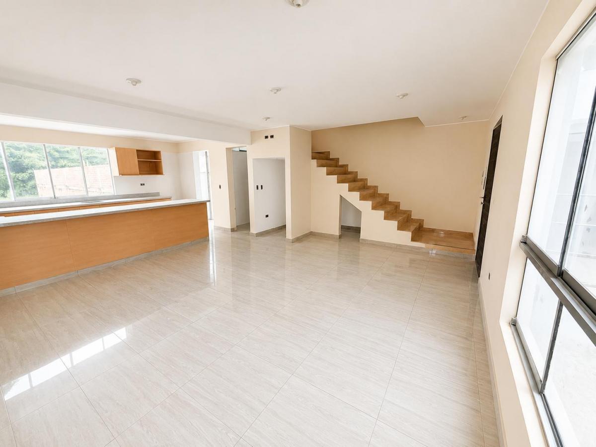 Venta de Dúplex en Ate Limite con La Molina