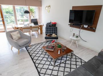 Exclusivo y Fino Depa Amoblado en Venta Frente a Parque