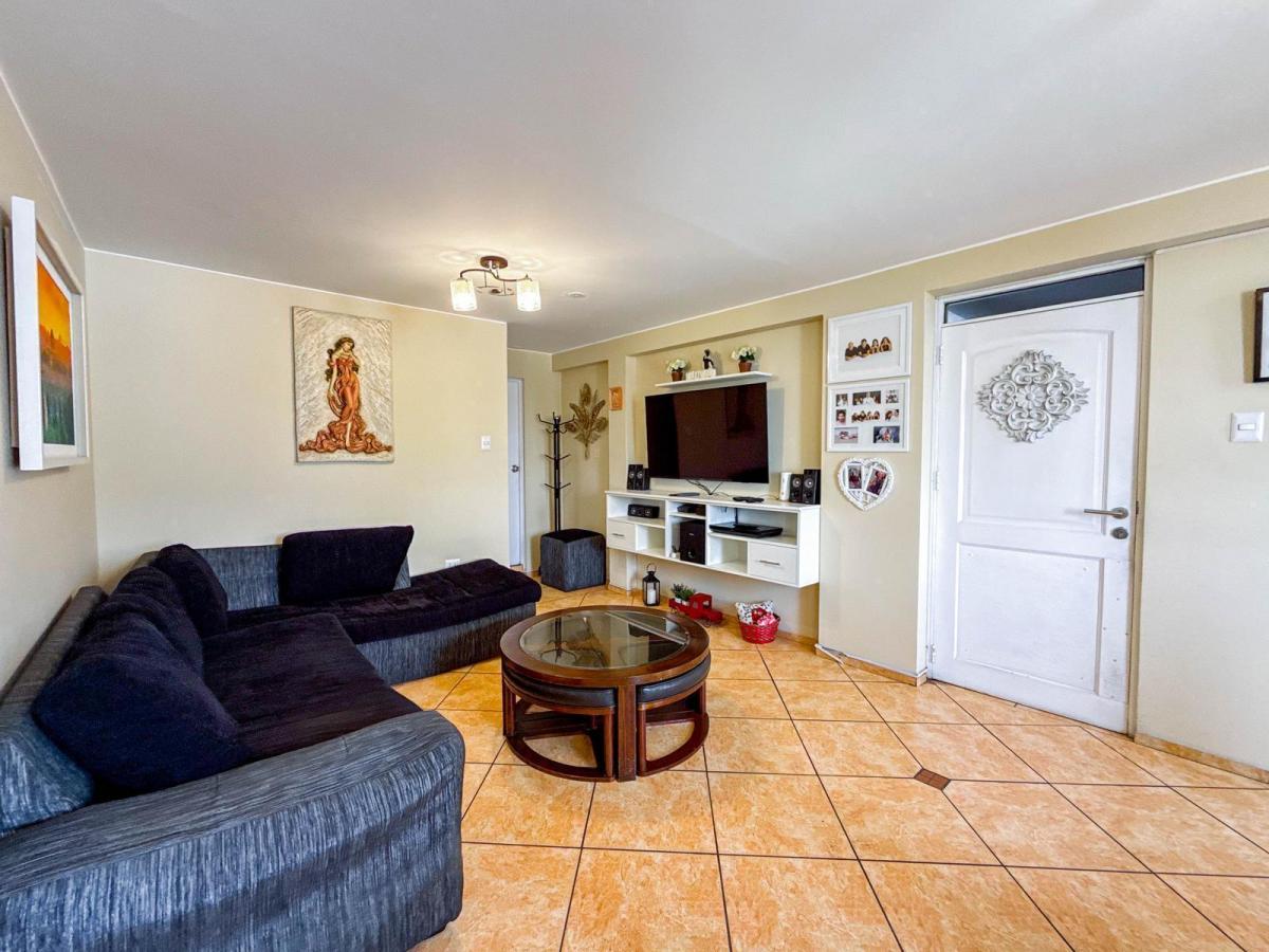 Vendo Departamento con Amplia Terraza en Urb. Stella Maris - Bellavista