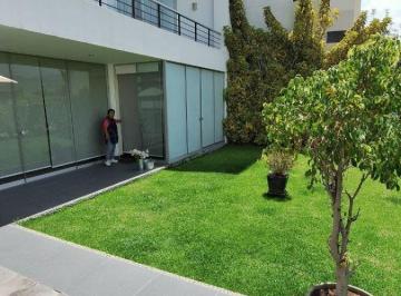 Exclusivo Departamento Duplex en Venta en Cayma