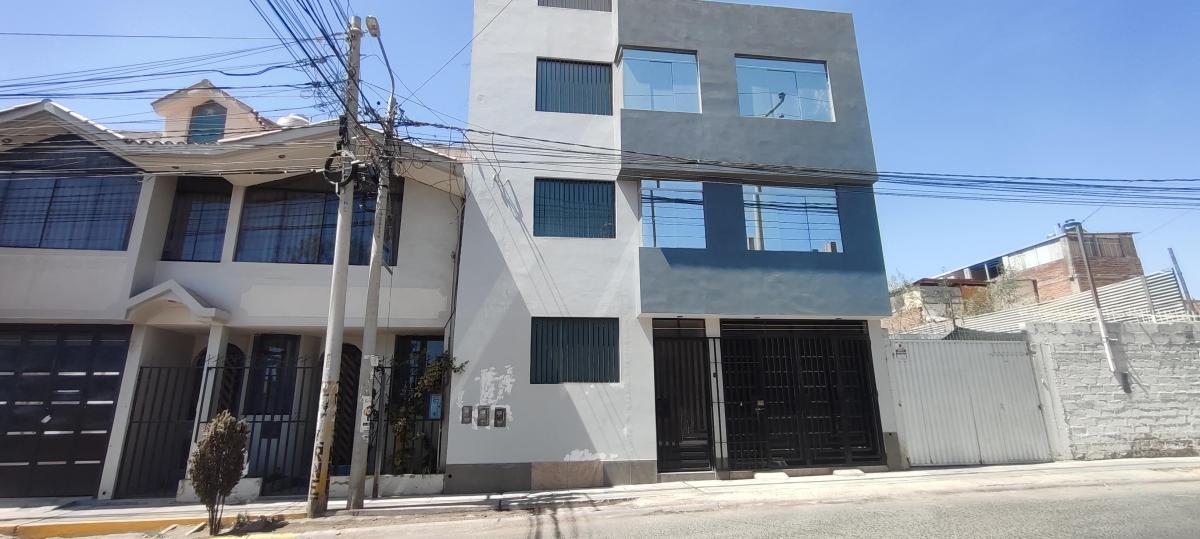 Vendo Edificio con 3 Departamentos en Enace Sector 3 de 336 m²
