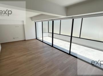 Dúplex con Terraza y Balcón en Primer Piso