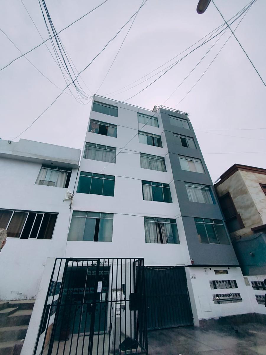 Amplio Dúplex de 160 m² con Azotea y 7 Dormitorios