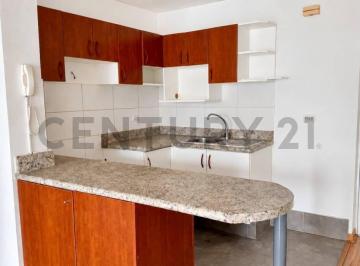 Venta de Departamento en Piso 16 con Balcón y Excelente Iluminación Natural