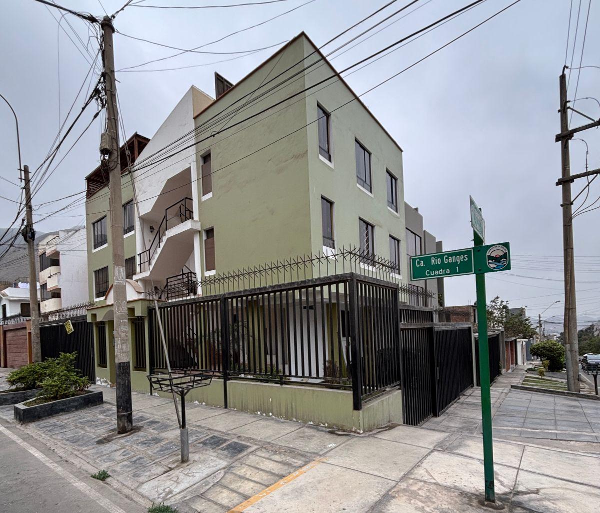 Vendo Departamento de 70 m², en Primer Piso, 2 Dormitorios, 2 Baños, con Terraza (15 M²) y Cochera.