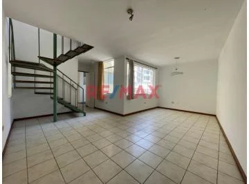 Se Vende Amplio y Acogedor Dúplex en Piso 2 - Portada del Sol La Molina