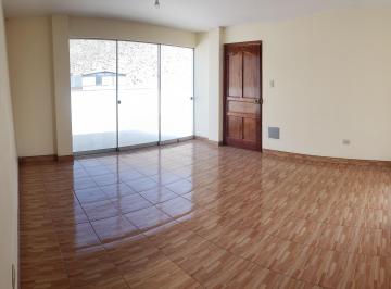 Se Vende Amplio Departamento en 4to Piso en La Molina