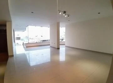Bello Depa Piso 2 de 162 m² Urb. Rinconada del Lago – La Molina