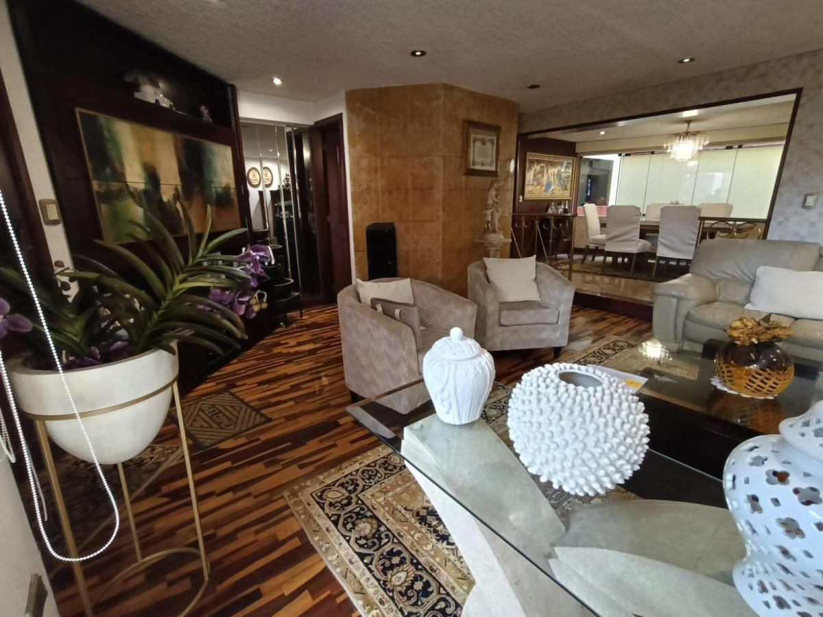 Departamento en 1er. Piso, 189 m², 2 Cocheras, La Molina
