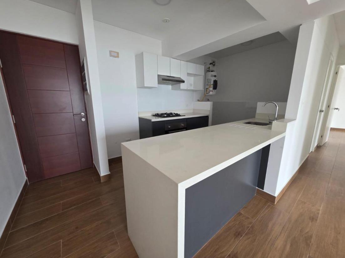 Departamento de 83.77 m² en Piso 30 con Cochera | 3 Dormitorios | La Victoria