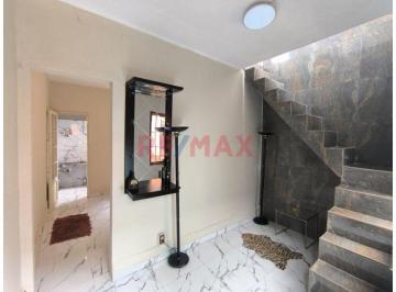 1176537 Se Vende Duplex en Quinta – Av. Argentina (Frente a C. C. Las Malvinas)