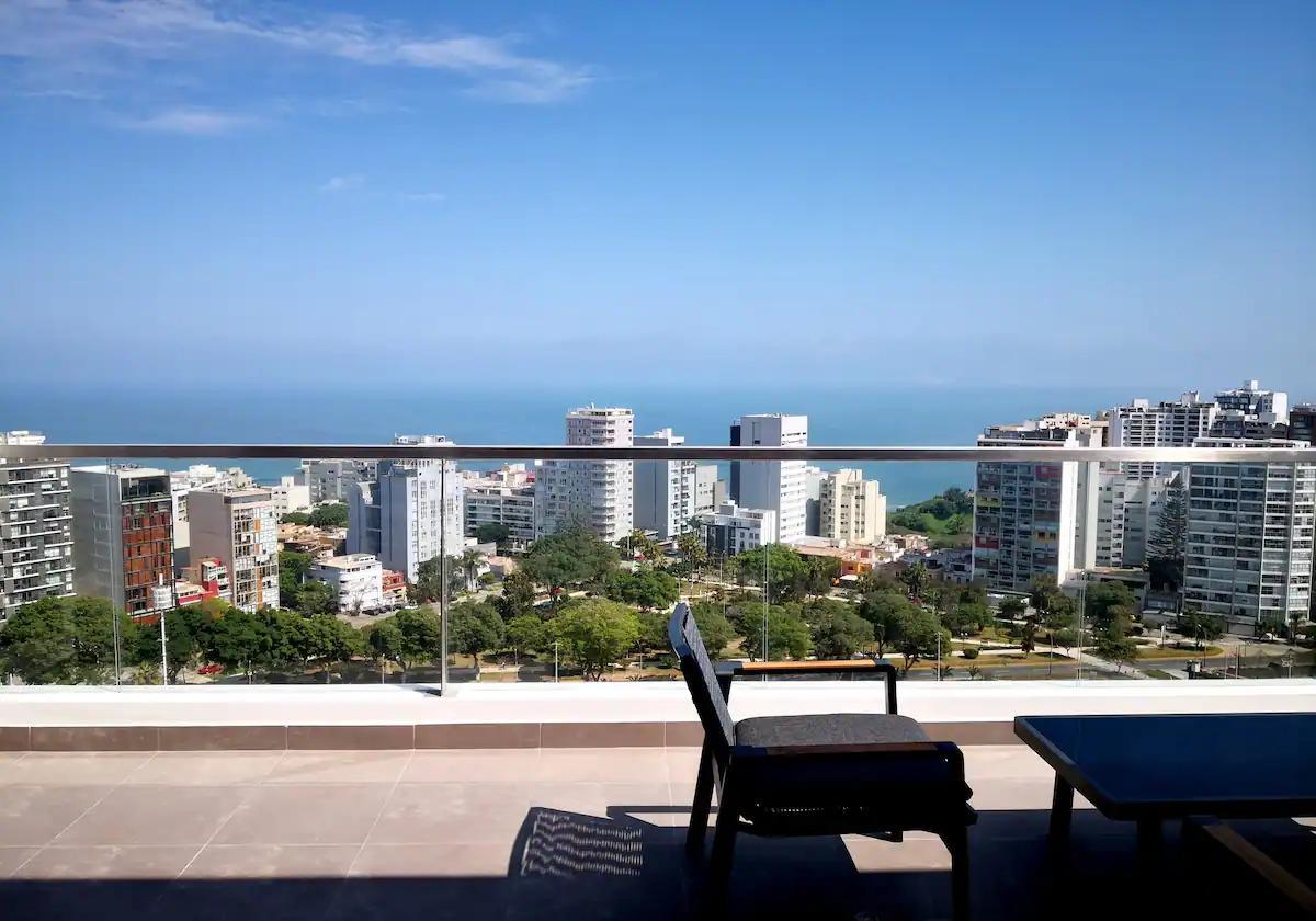 Alquilo o Vendo Moderno PH Duplex en Barranco