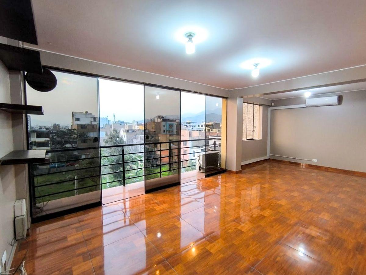 Vendo Departamento Triplex en Los Olivos