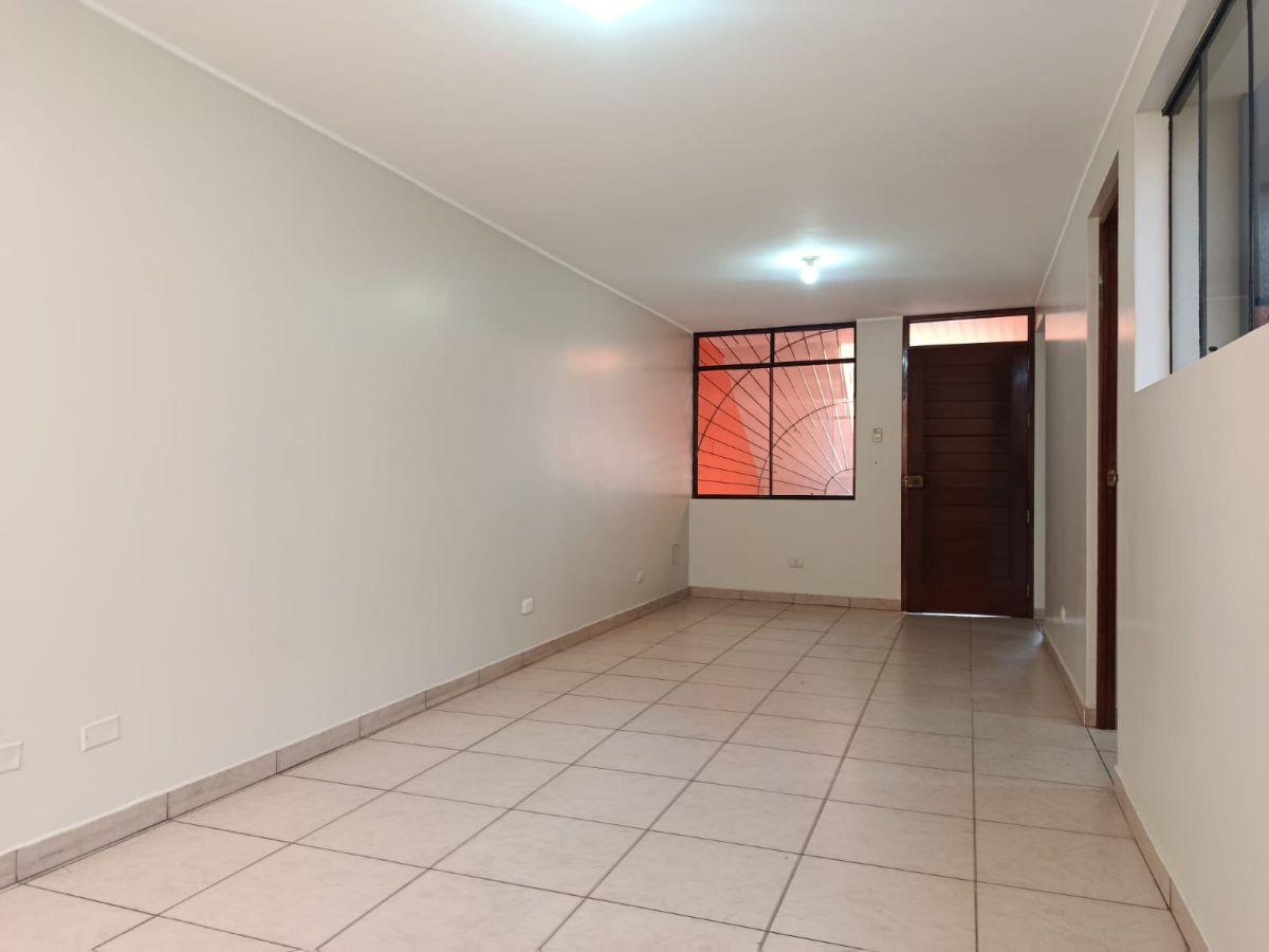 Departamento en venta en Los Olivos - 80 m², 4 dormitorios