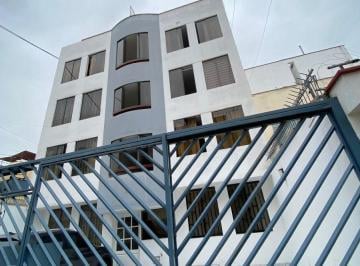 Departamento en 1.er Piso con Excelente Ubicación Área: 82 m² | 3 Dormitorios | Estacionamiento