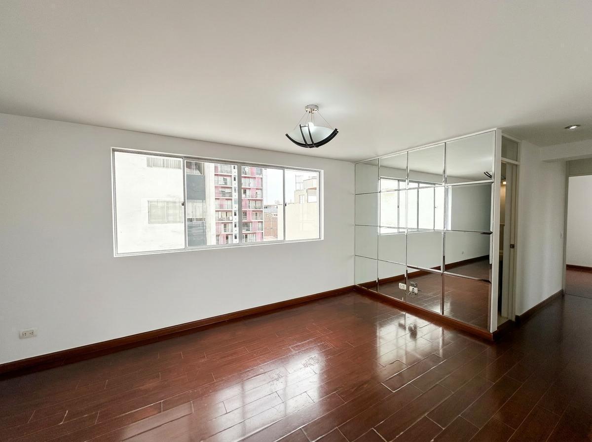 Venta de Departamento con Cochera y Depósito en Magdalena del Mar