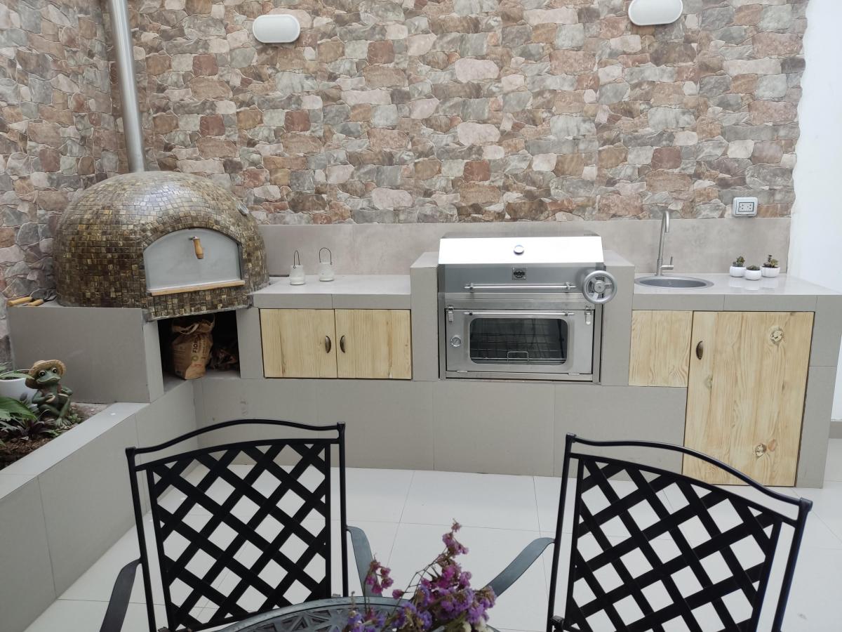 1er Piso Estreno con Terraza Propia Implementada con Horno y Bbq / 1cochera