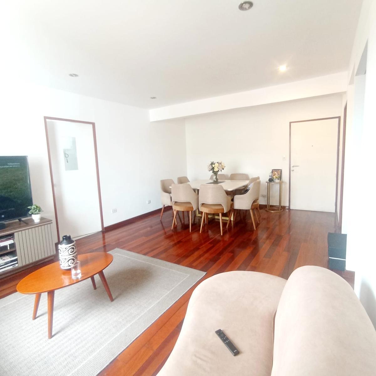 Se Vende Excelente Departamento de 3 Dormitorios en Av. Casimiro Ulloa, Miraflores