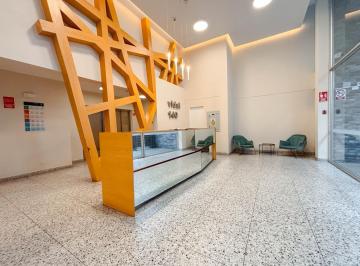 Flat con Balcón en Miraflores | Área de Lavado de Mascota | Sala de Sushi | Terraza con Jardín