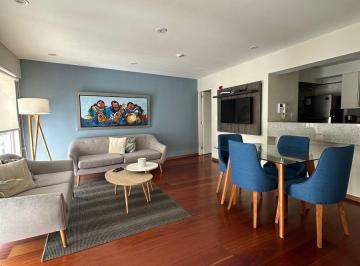Venta: Impecable y Luminoso Departamento Amoblado en El Corazón Cosmopolita de Miraflores