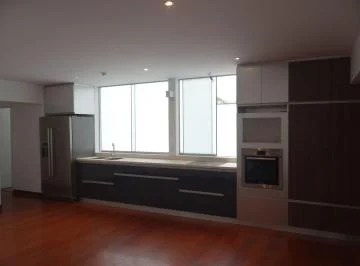 Ab - 1189 - Se Vende Exclusivo Flat de 2 Dormitorios en La Aurora, Miraflores