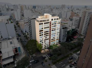 Departamento en Av. Pardo a Cuadras del Parque Kennedy, Miraflores