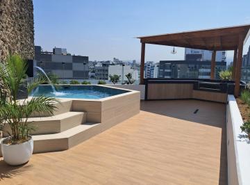 Miraflores. Venta de Espectacular Dúplex con Piscina, 3 Dorm. c/u con Baño