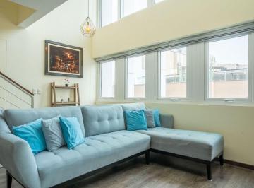 Dúplex de Diseño en El Corazón de Miraflores | 71 m² · 1 Dorm · Amoblado