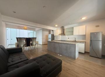 Vendo Acogedor Departamento en Miraflores de 138 M², 1re Piso Elevado, Terrazas, 2 Dorm, 1 Est.