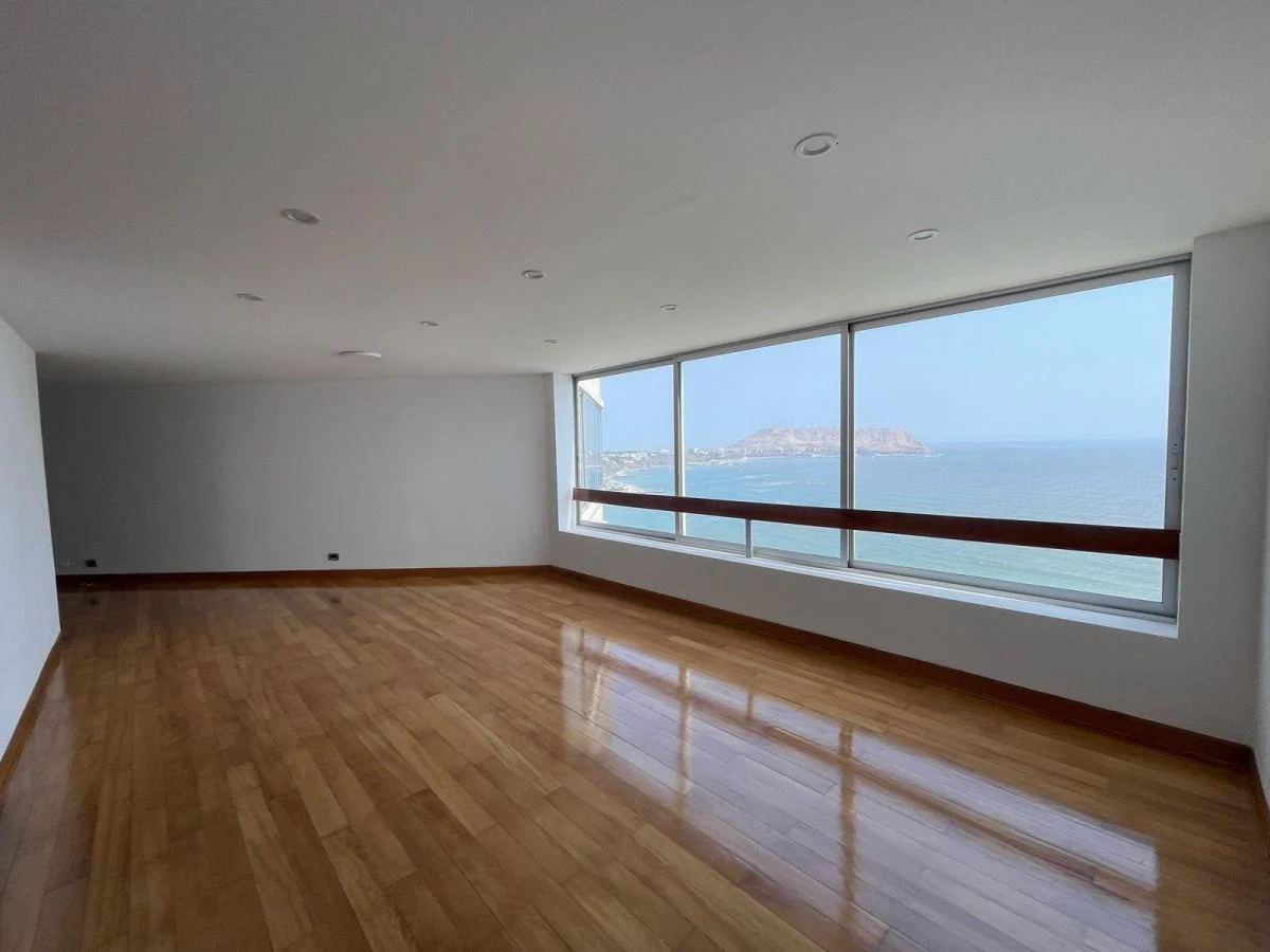 Venta de Departamento en Miraflores en El Piso 15 Malecon de La Reserva