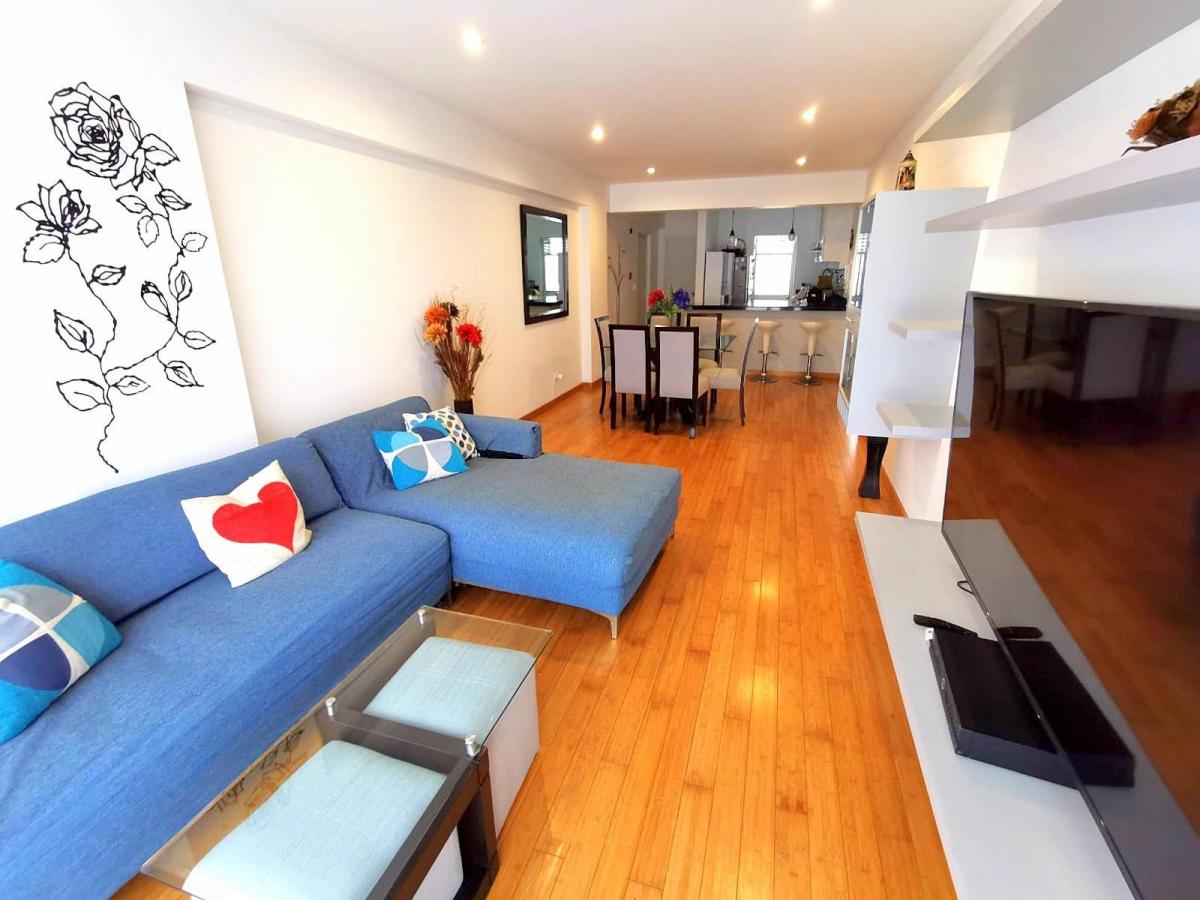 Vendo Departamento de 3 Habitaciones a 2 Cuadras del Malecón de La Reserva