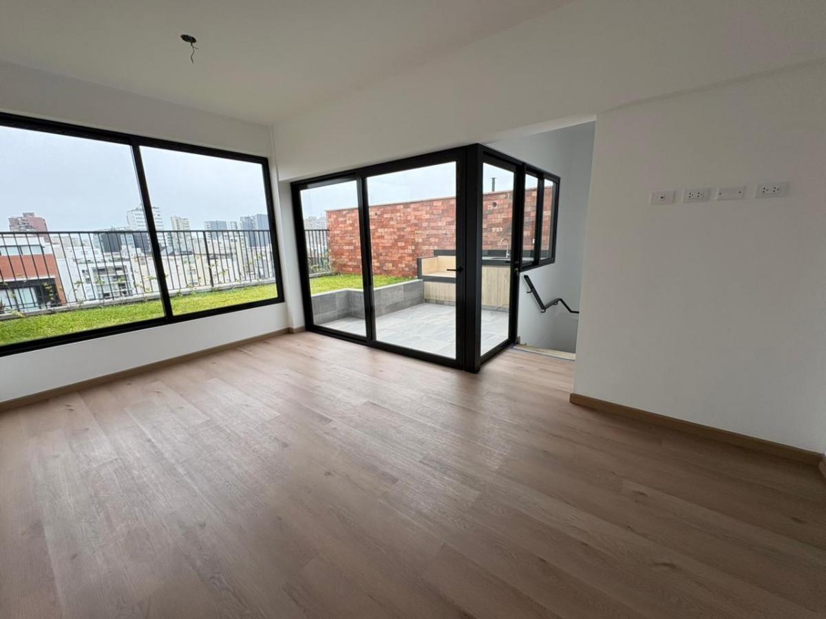 Venta Dúplex 3 Dorm. Cuarto de Servicio y Amplia Terraza