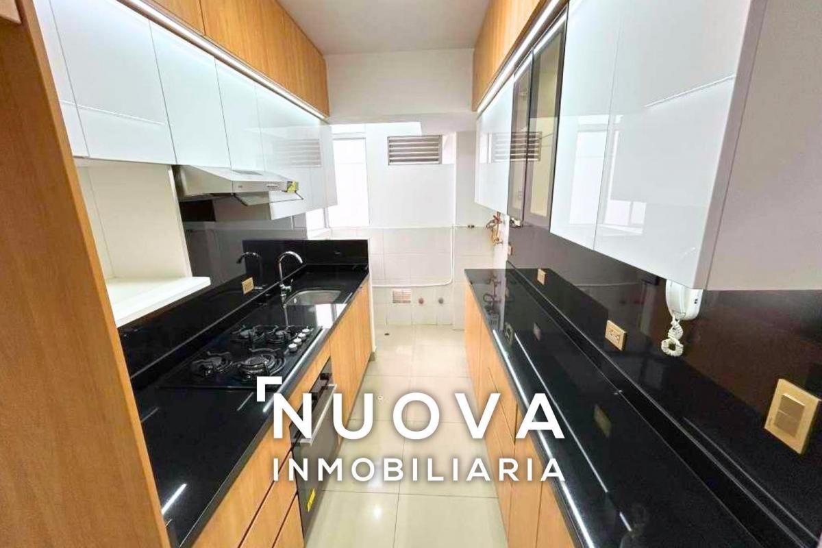 Vendo Flat de 77 m² con Excelente Distribucion y Estacionamiento en Pueblo Libre