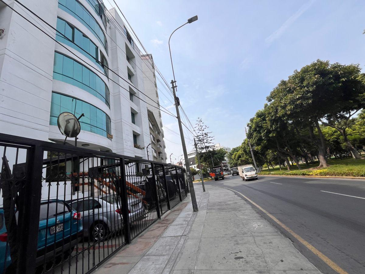 Vendo Departamento en Parque Sur - San Borja