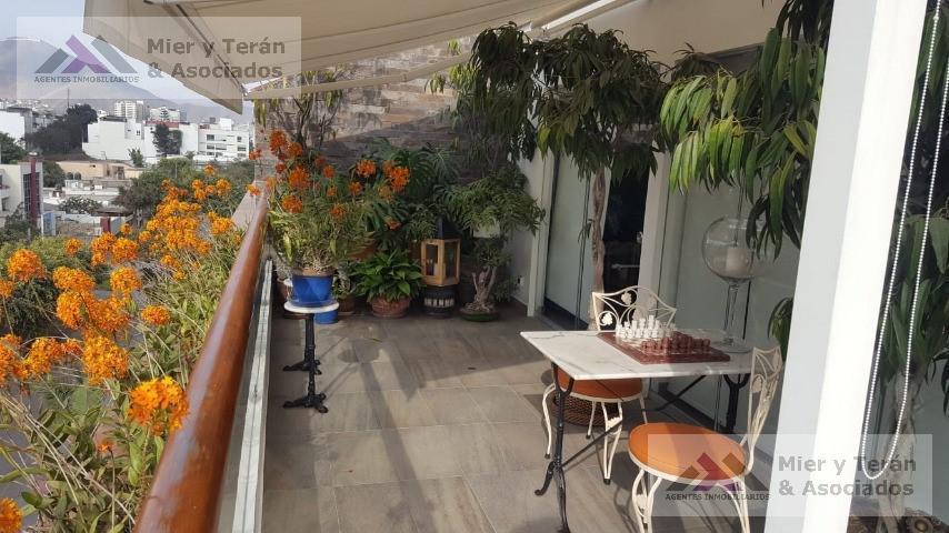 Venta de Elegante Penthouse Frente a Parque en Chacarilla