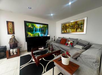 ¡Hermoso Dúplex con Amplias Terrazas y Jacuzzi en San Borja!