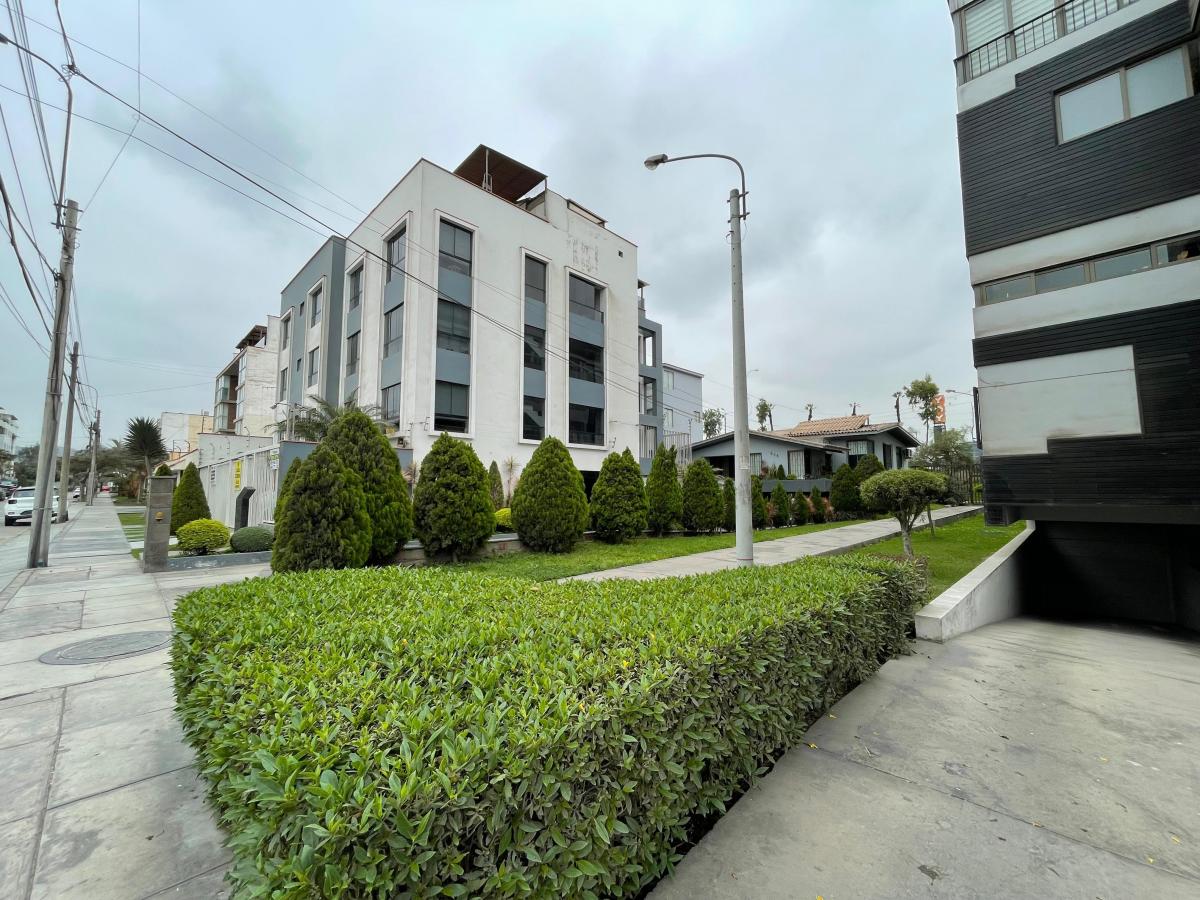 Duplex en Venta - a un Paso de Jockey Plaza, San Borja + 2 Estacionamientos!