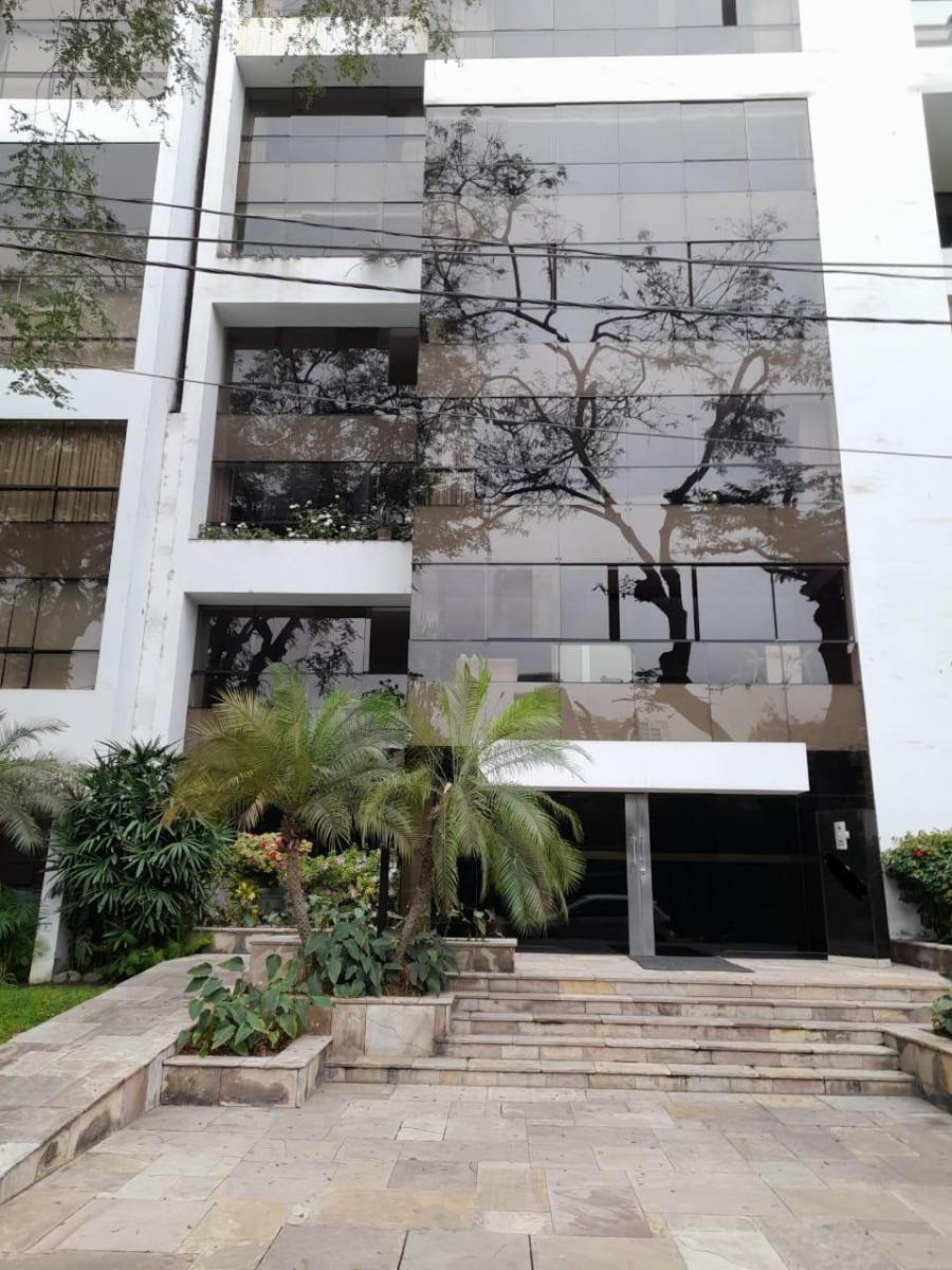 Vendo Señorial Departamento de 4 Dormitorios Frente Al Golf de San Isidro